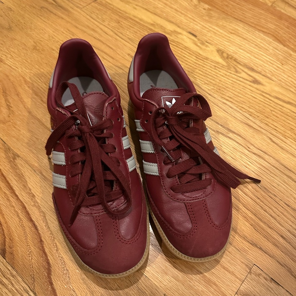 Adidas Maroon sambas